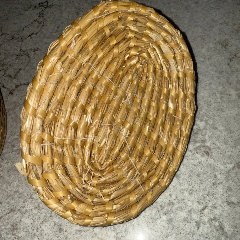 Vintage Handwoven Chicken Basket with Lid Straw Coiled Cottage Farmhouse 7.5x5.5